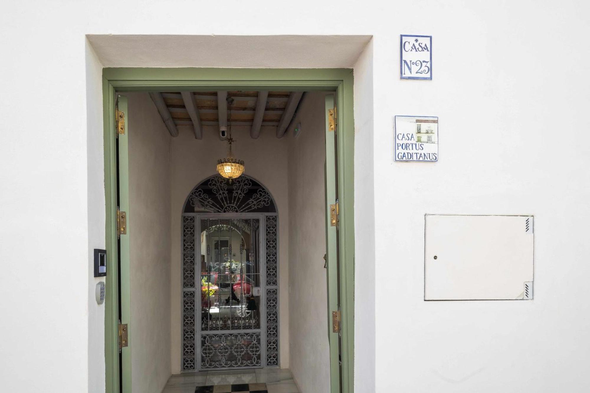 Casa Portus Gaditanus S XVIII Patio Andaluz إل بويرتو دي سانتا ماريا الغرفة الصورة